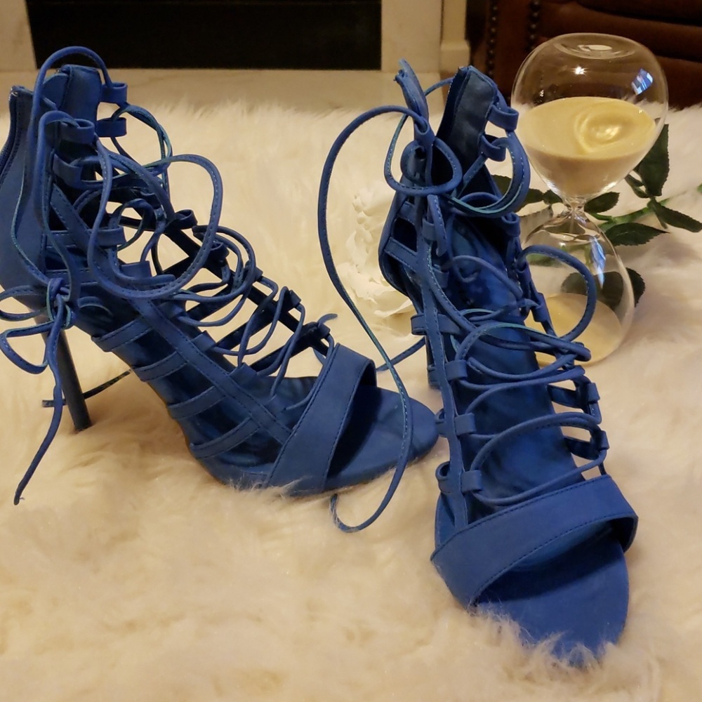 Strappy heel